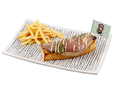 肉たっぷりオープンサンド